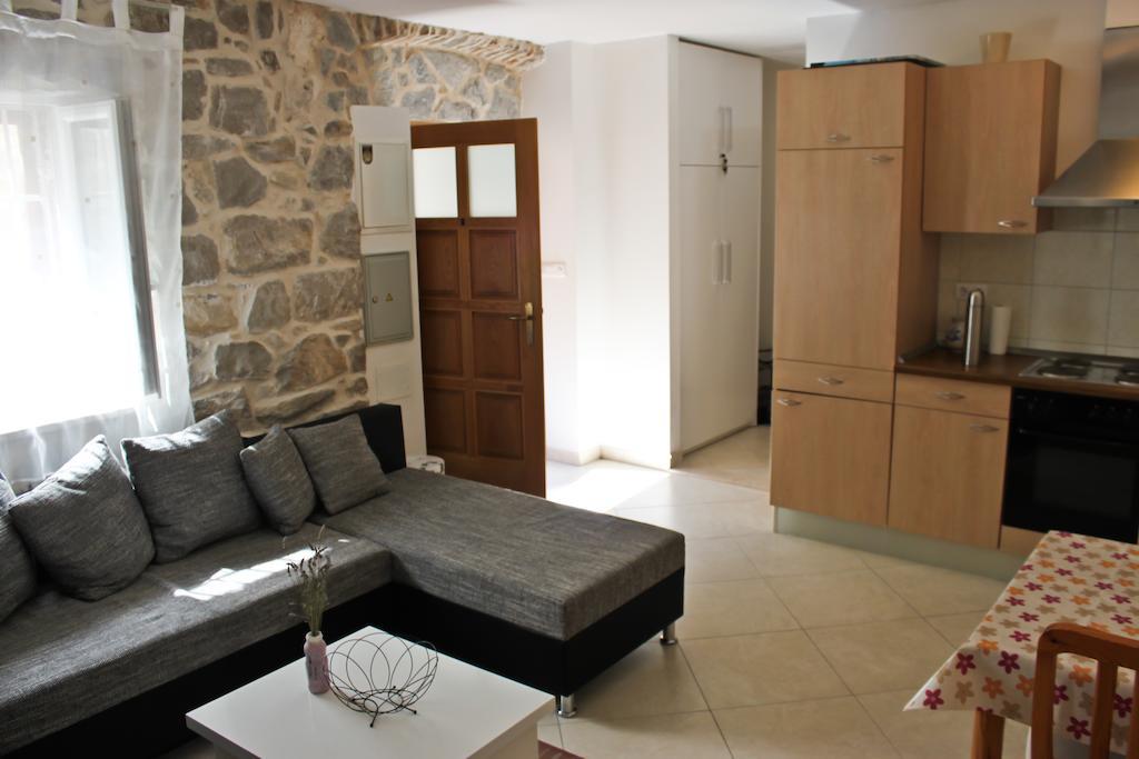 Apartment Leona Split Bilik gambar